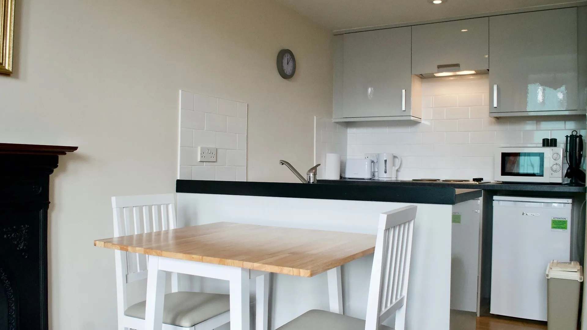 One Bedroom Flat In Edimburgo 0*,